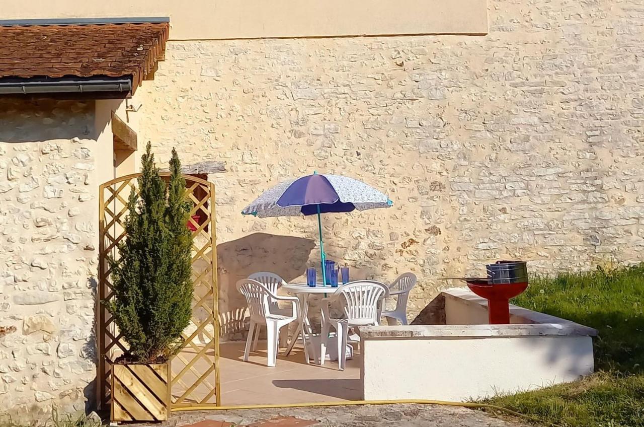 Gites Le Clos De Lamie Avec 2 Piscines Privees Fossemagne Εξωτερικό φωτογραφία
